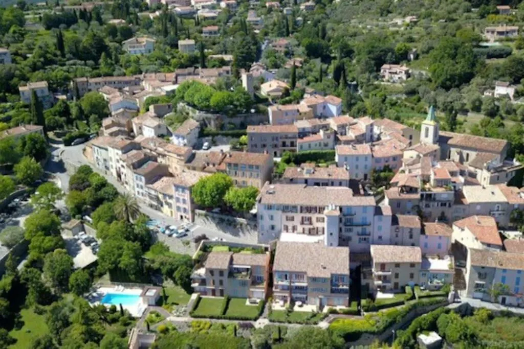 Appartement Avec Riviere Privative Tourrettes France